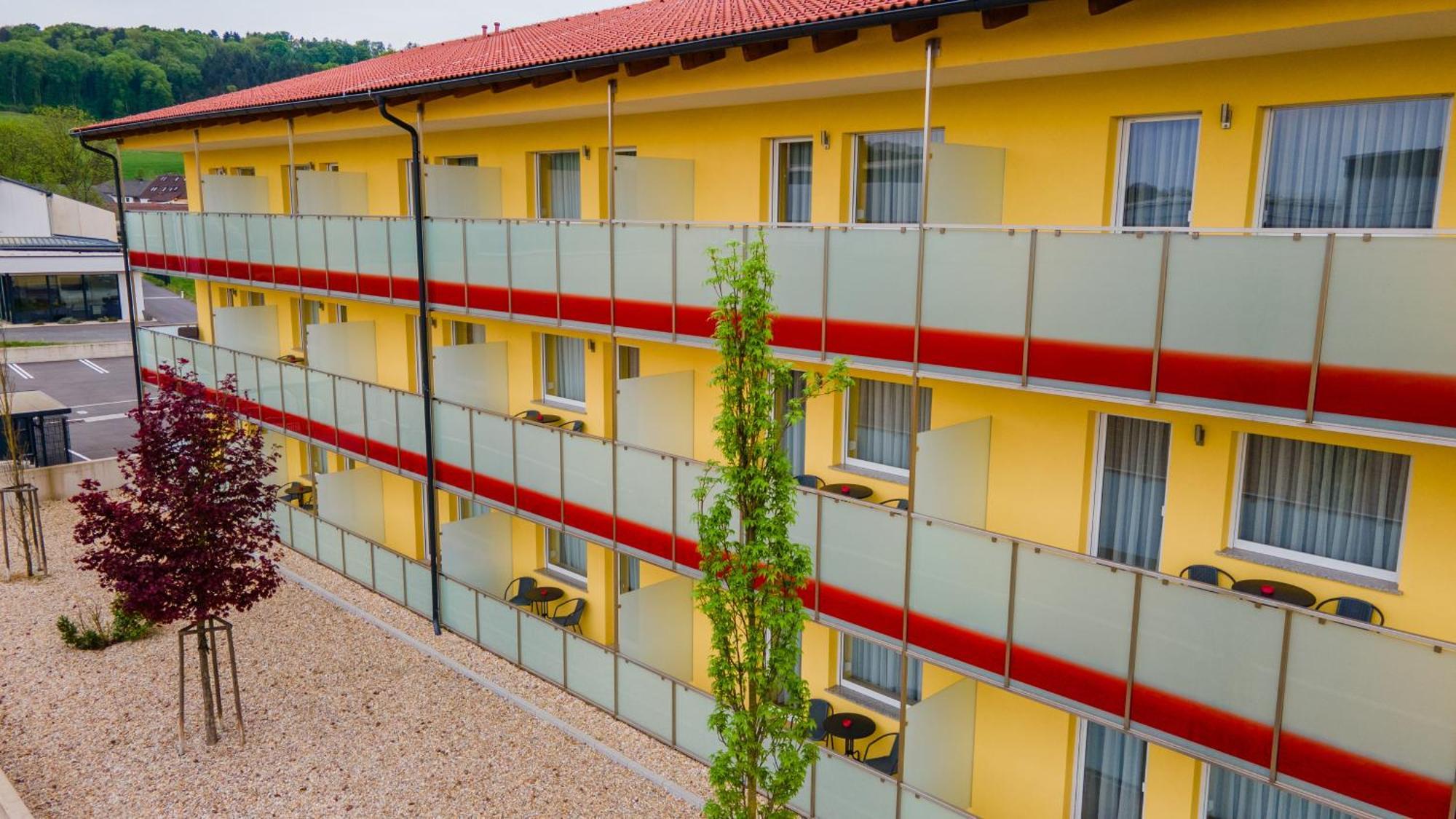 Vulkan Residenz Hotel I Self Check-In Schwarzautal Exterior photo
